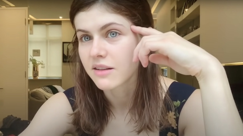 Daddario vlogging