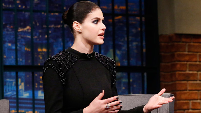 Daddario on Late Night with Seth Meyers