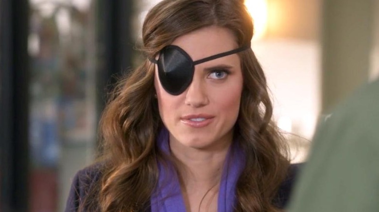 Jillian wearing eye patch Mindy Project