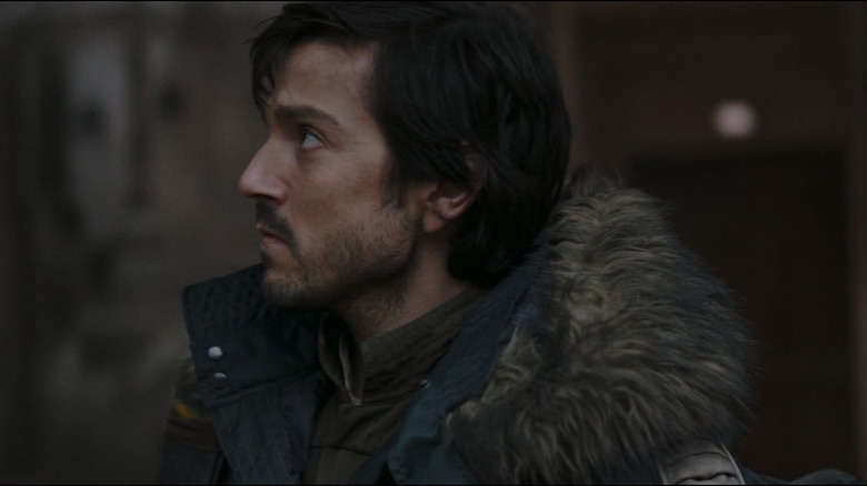 Rouge One Diego Luna looks away