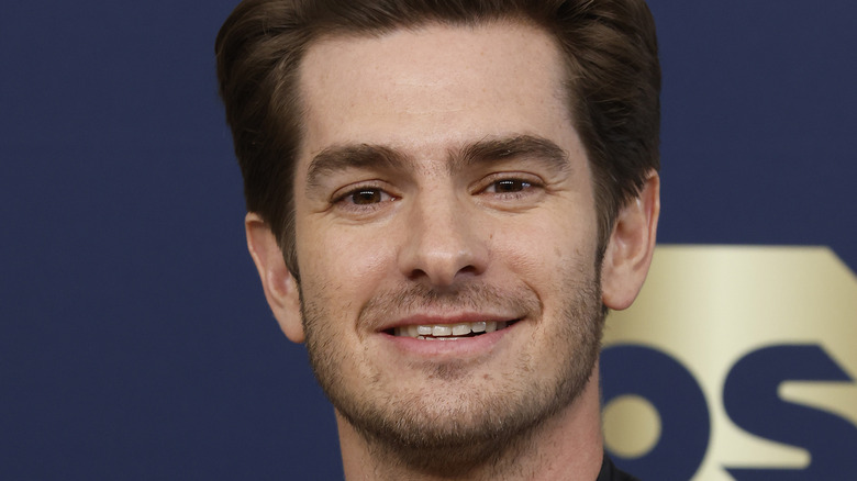 Andrew Garfield smiling at 28th Annual Screen Actors Guild Awards 