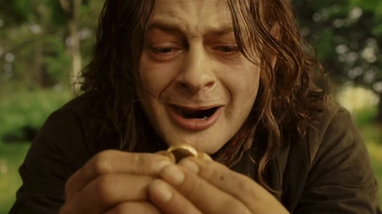 Sméagol holding the One Ring