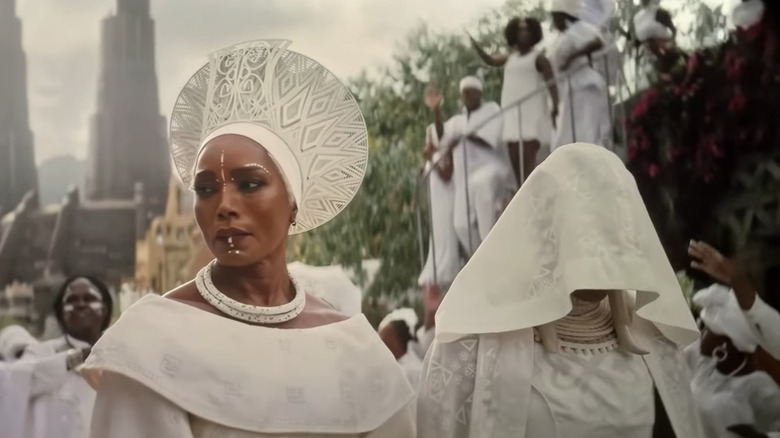 Queen Ramondacrying at T'Challa's funeral