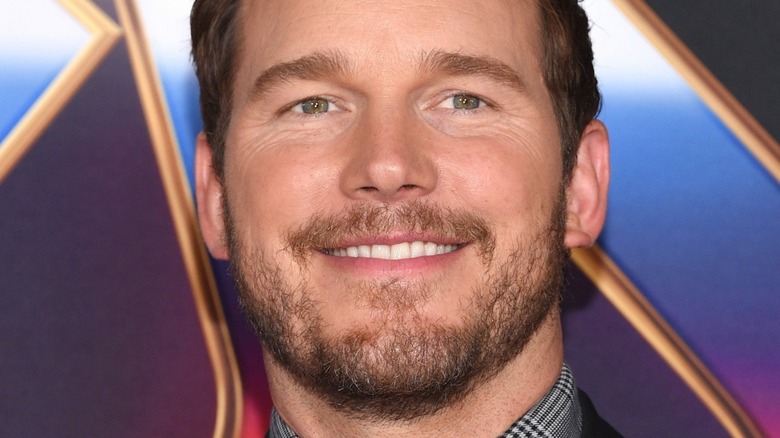 https://www.looper.com/img/gallery/are-chris-pratt-and-taylor-kitsch-from-the-terminal-list-friends-in-real-life/intro-1661348531.jpg