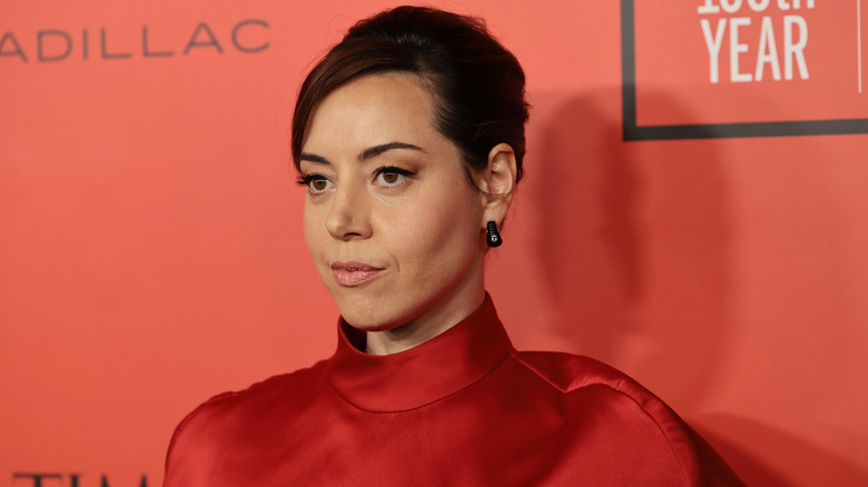 Aubrey Plaza attends event