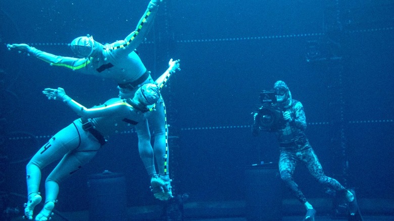 Cameraman filming underwater performance capture shot on Avatar: The Way of Water 