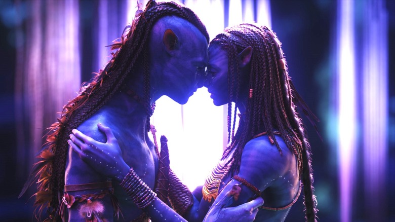 Jake and Neytiri kissing