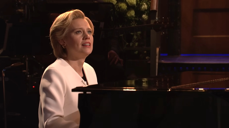 Kate McKinnon as Hillary Clinton singing Hallelujah