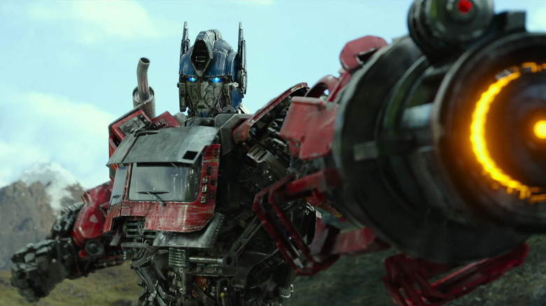 Optimus Prime readying his cannon