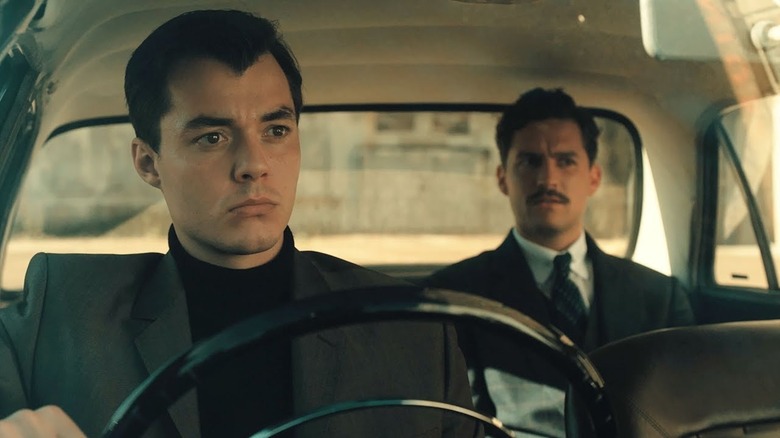 Alfred drives Thomas in Pennyworth