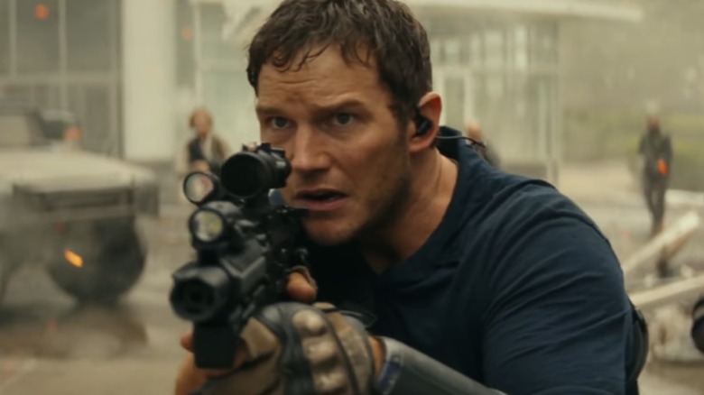 Chris Pratt with gun