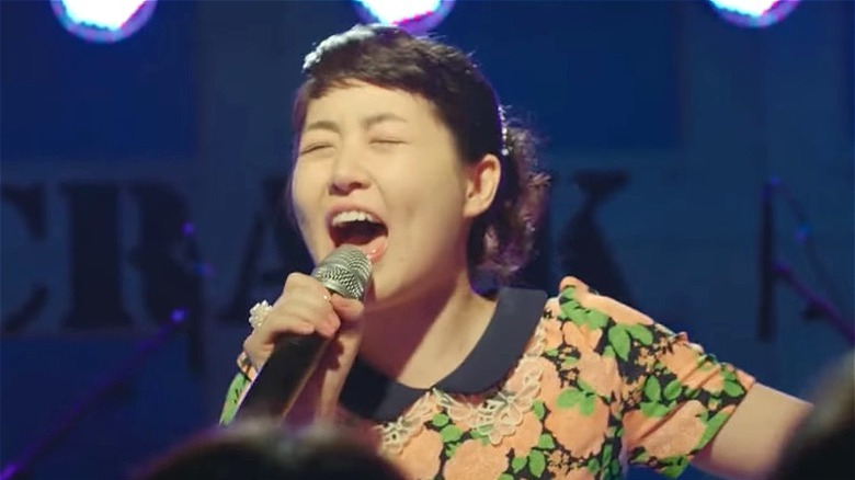 Shim Eun-kyung singing