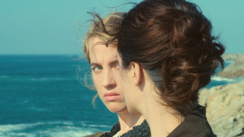 Héloïse and Marianne on beach