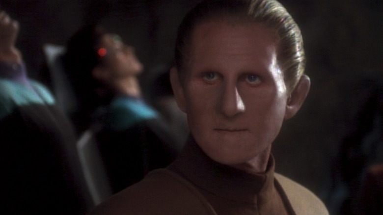 Odo speaks to female Changeling