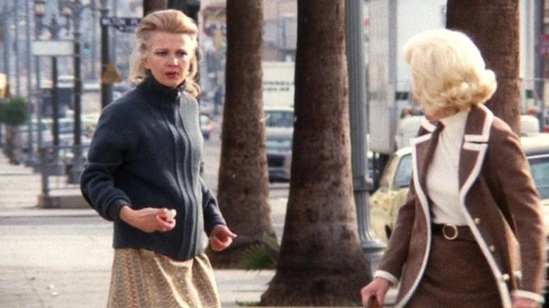 Gena Rowlands on sidewalk