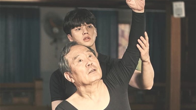 Chae-rok teaching Deok-chul ballet