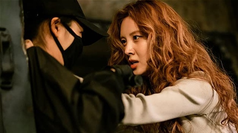 Cha Joo-eun threatening man