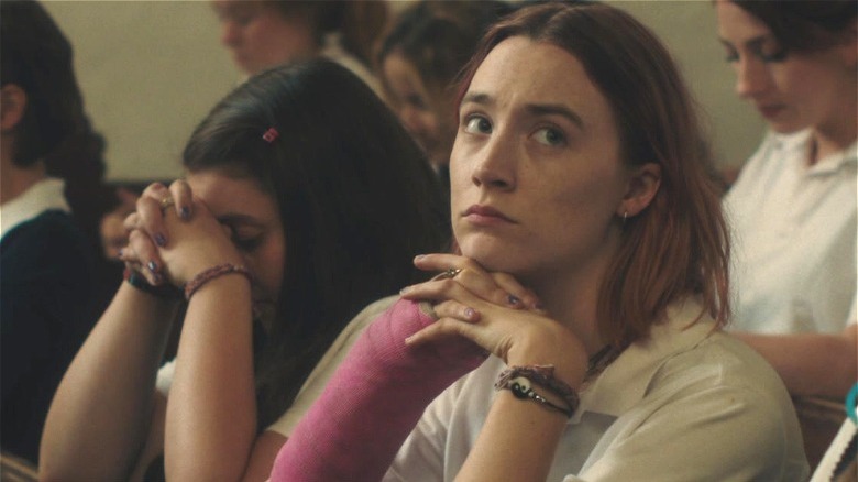 Saoirse Ronan praying