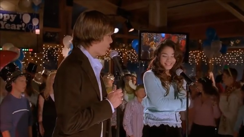 Troy and Gabriella High School Musical sing karaoke