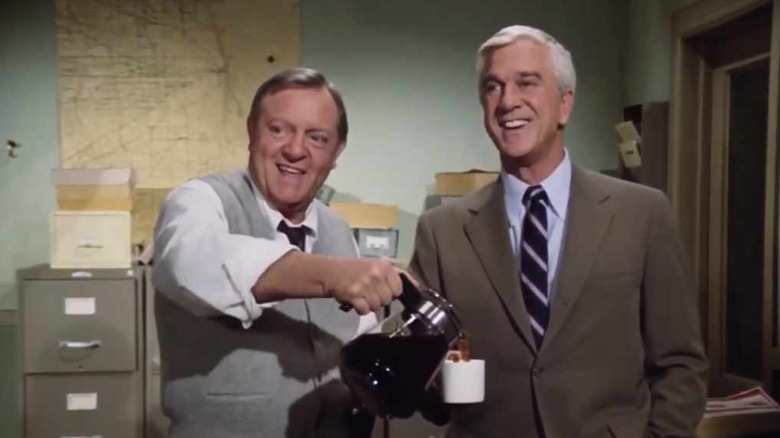 Hocken and Drebin have coffee