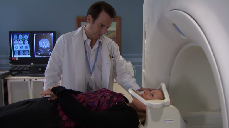 Chris puts Leslie in MRI