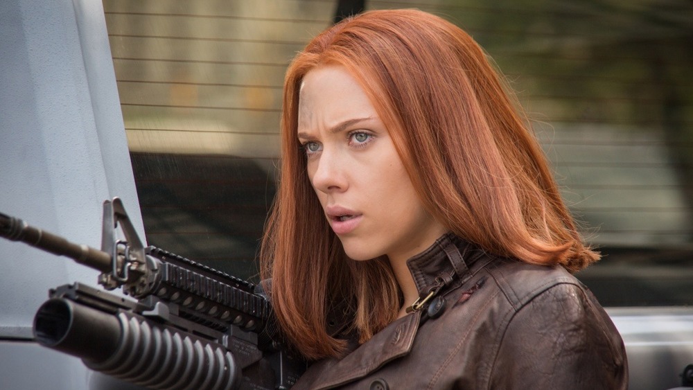 Black Widow with big gun 