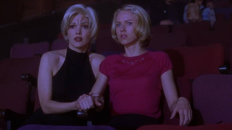 Naomi Watts an Laura Elena Harring in theater