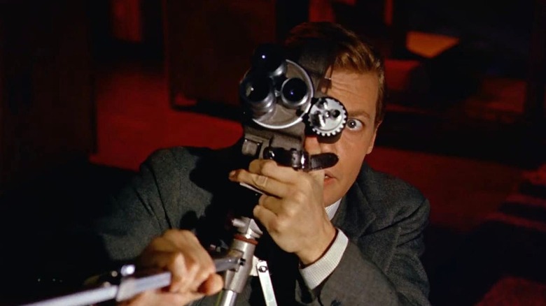 Holding camera in Peeping Tom