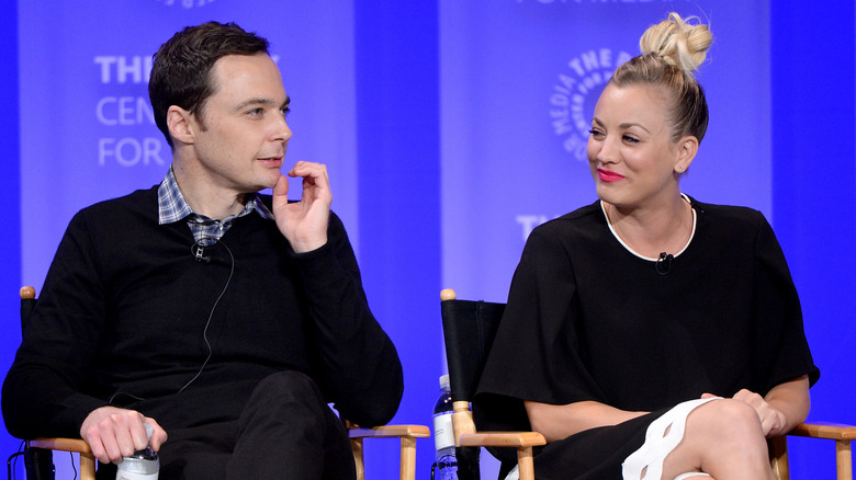 Jim Parsons and Kaley Cuoco sitting