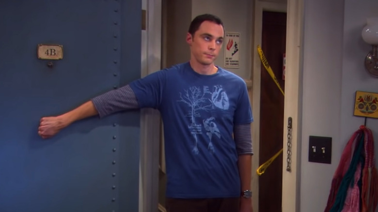 Sheldon Cooper knocking on door