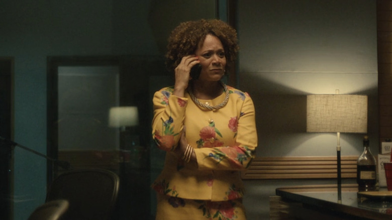 Aunt Jeanie (Michole Briana White) on the phone on "Atlanta"