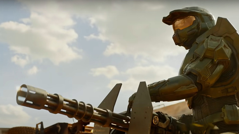 Master Chief wielding a minigun