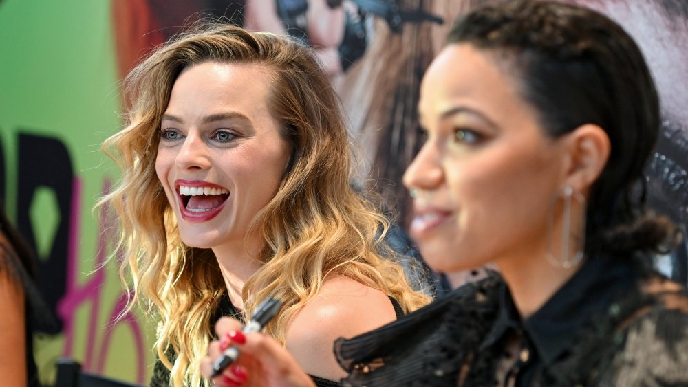 margot robbie and jurnee smollett-bell