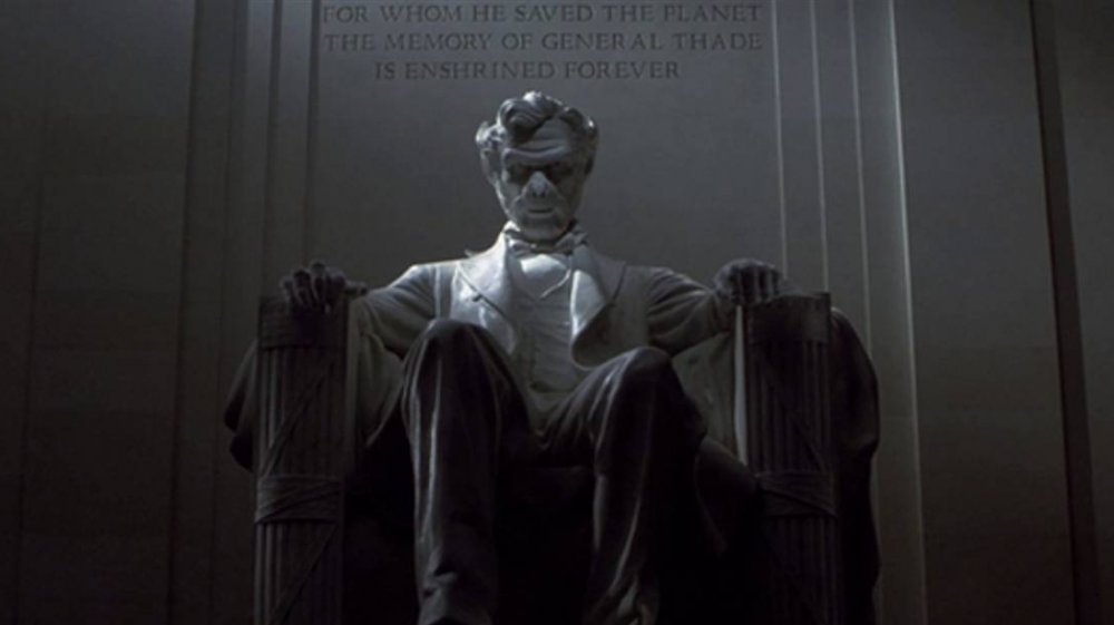 The Lincoln Memorial with Abe's face replaced with the ape General Thade