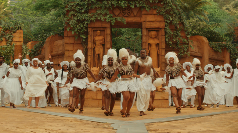 Wakandans celebrate T'Challa and dance