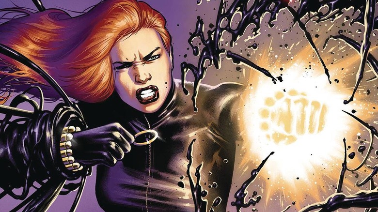 Black Widow fighting Venom symbiote