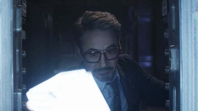 Robert Downey Jr. Tony Stark Tesseract Avengers Endgame