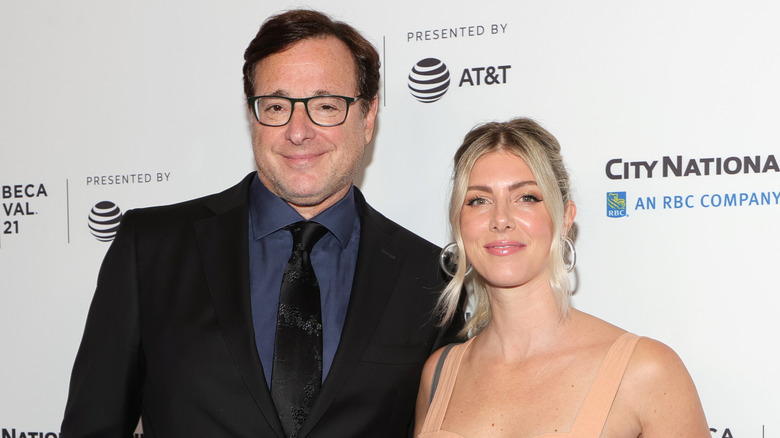 Bob Saget and Kelly Rizzo on red carpet