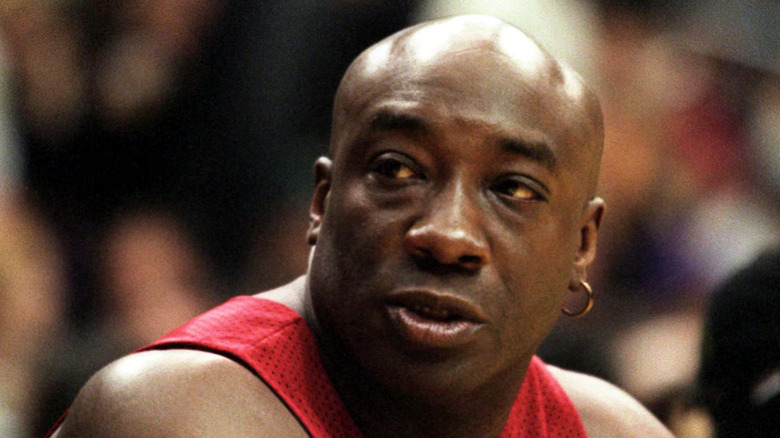 Michael Clarke Duncan looks to his right