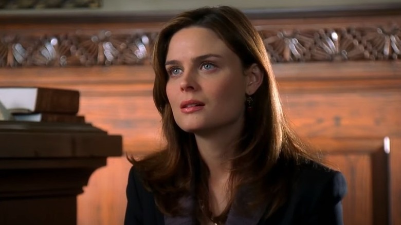 Emily Deschanel testifying on stand