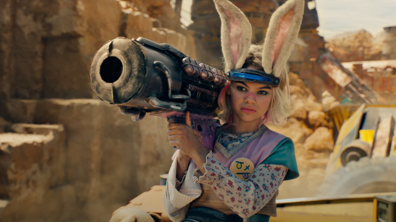 Tiny Tina holding gun