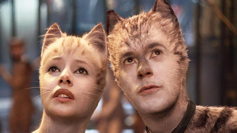 Cats watch other cats perform in "Cats" (2019)