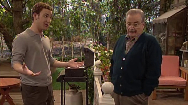 Cory talks to Mr. Feeny