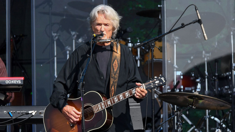 Kris Kristofferson performs