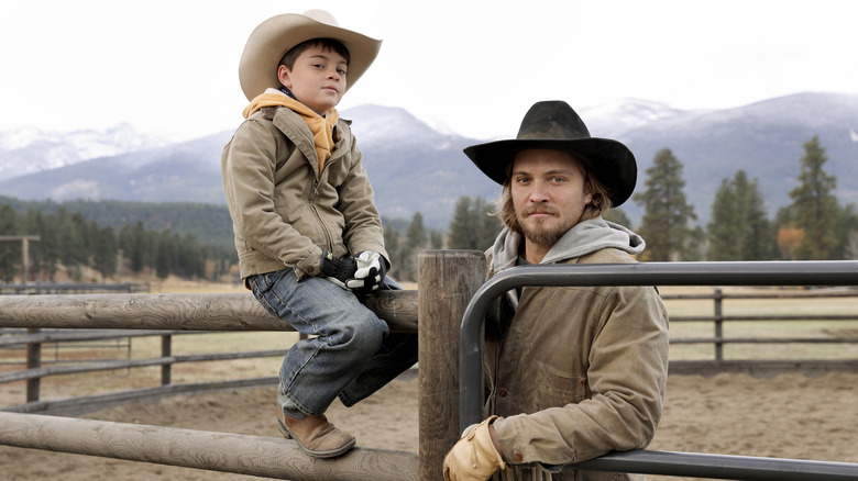 Kayce and Tate Dutton pose on Yellowstone