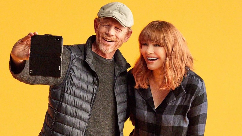 Ron and Bryce Dallas Howard take selfie