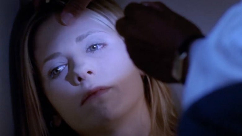 Buffy in mental hospital with light in her eyes