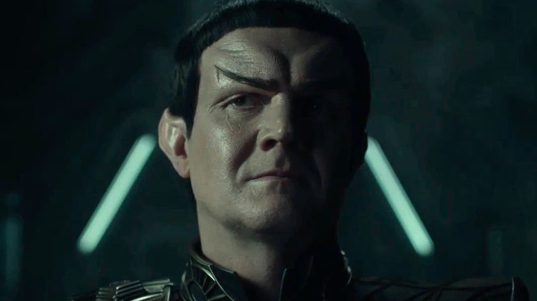 A Romulan commander