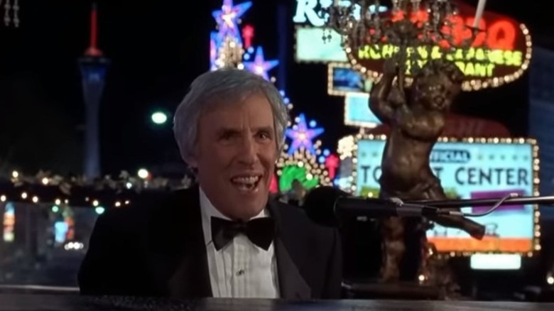 Burt Bacharach singing at piano in Austin Powers