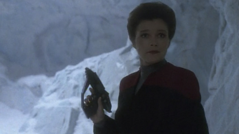 Janeway gives an ultimatum